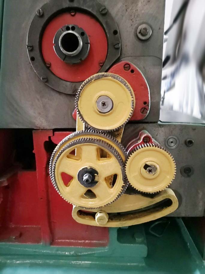 Фото токарно-гвинторізного верстата УТ16В Фото токарно-гвинторізного верстата УТ16В